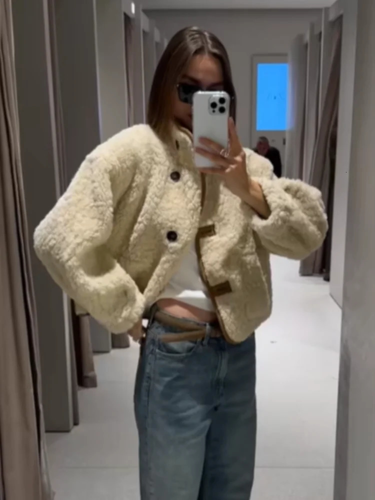 Casual Reversible Lamb Wool Coat Women Stand Collar Single Breasted Pocket Loose Short Warm Jacket Lady Commute Office Jackets 251021