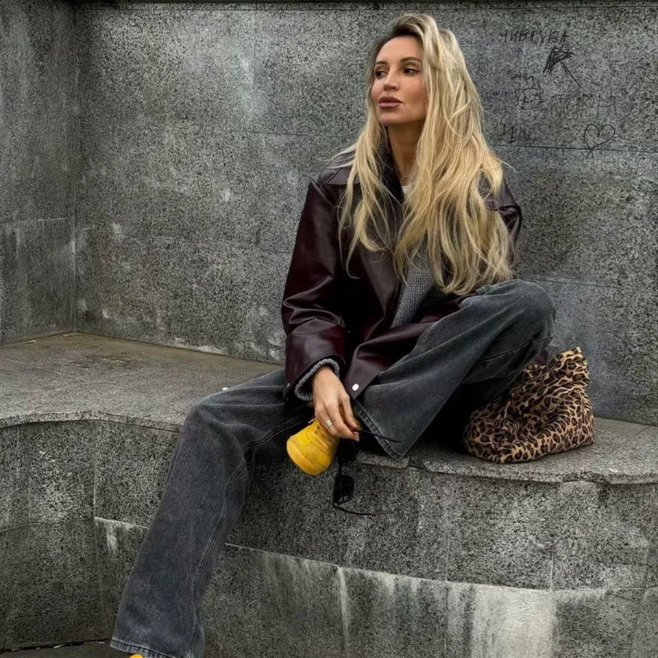 2024 autumn womens clothing style slim fit simple solid color short lapel PU leather long sleeved jacket 251018