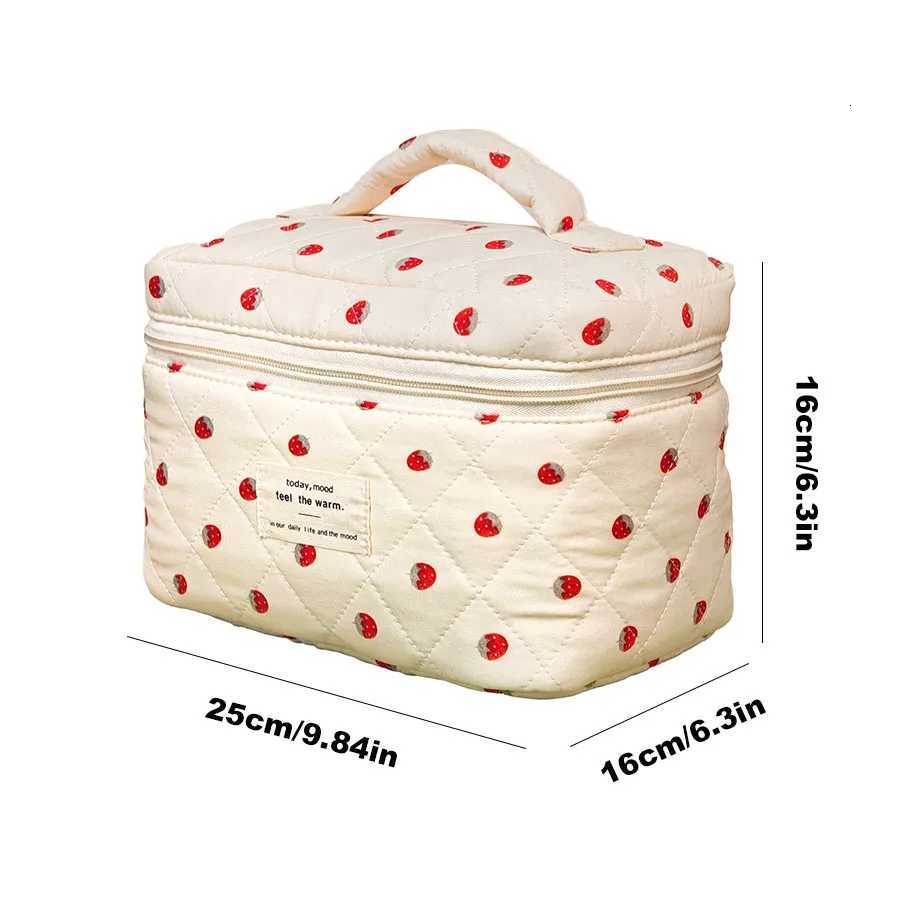 strawberry Makeup Bag Womens Cosmetic Bags Fashion Portable Cute Cosmetic Travel Storage Pouch Handbag Cotton Quilted Zipper PuT251024