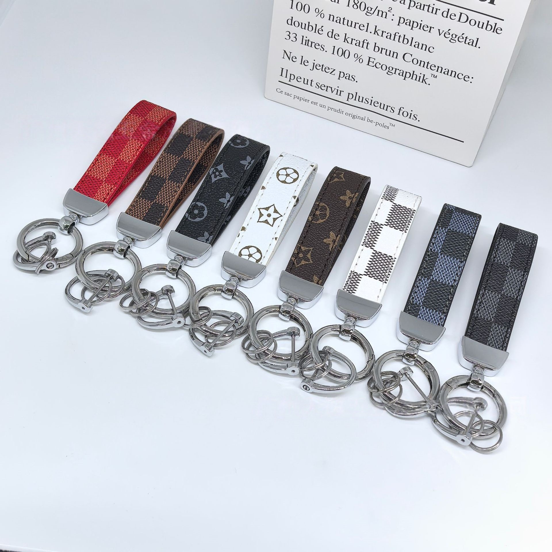 New Patterned Leather Premium Car Keychain Metal Key Ring for Waist Hanging Unisex Automotive Accessory