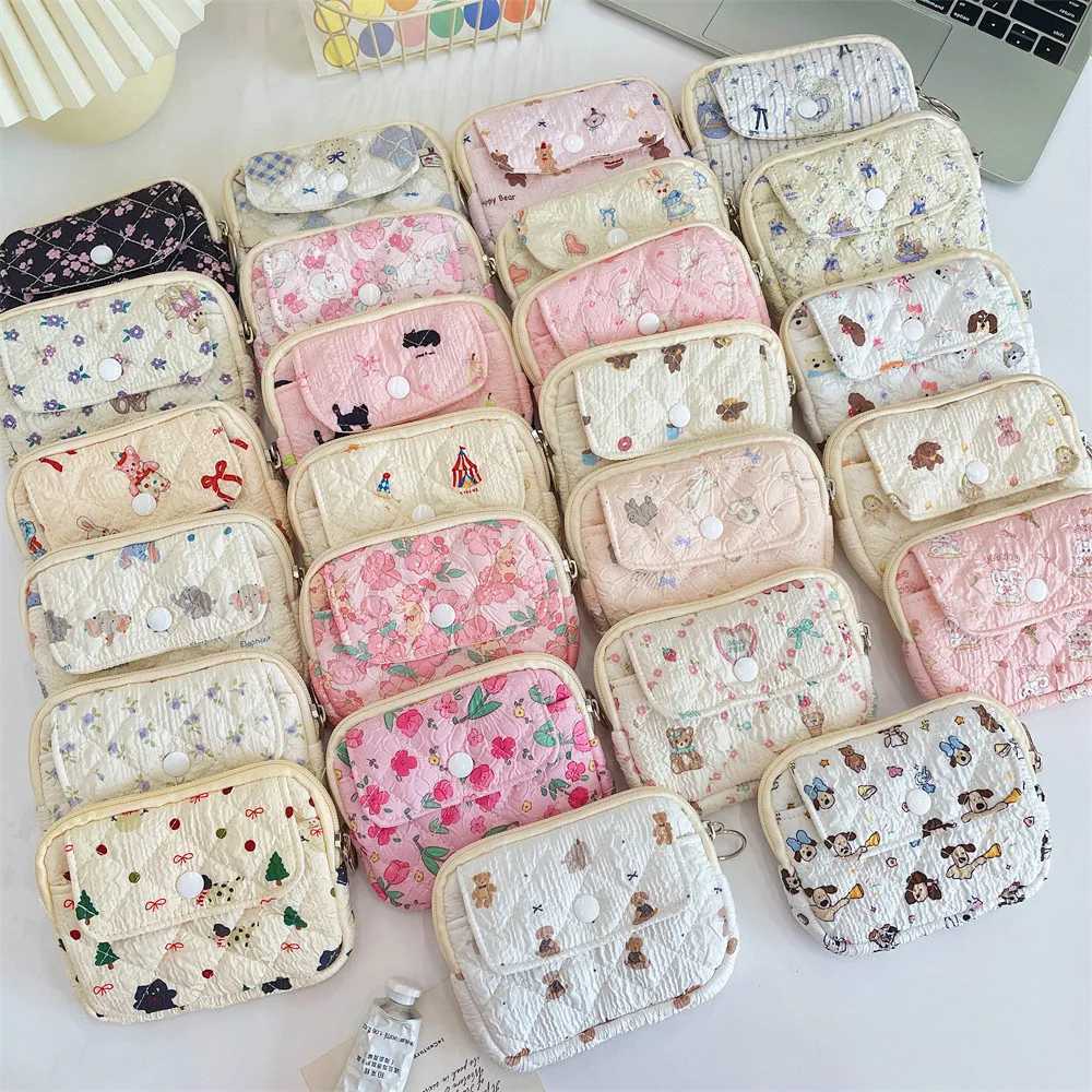 Cute Cartoon Small Travel Cosmetic Lipstick Earphone Card Portable Storage Bag Purse Women Gift Pouch In Make up Bags OrganizerT251024