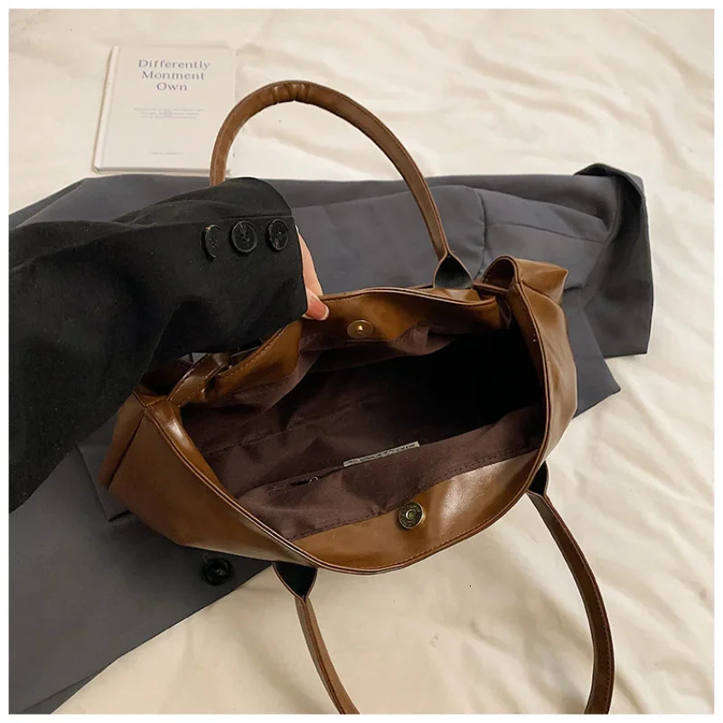 Vintage Handbag for Women Large Capacity 2025 Underarm Commuting Bag Fashion Female Casual Single Shoulder Tote Bag 251023