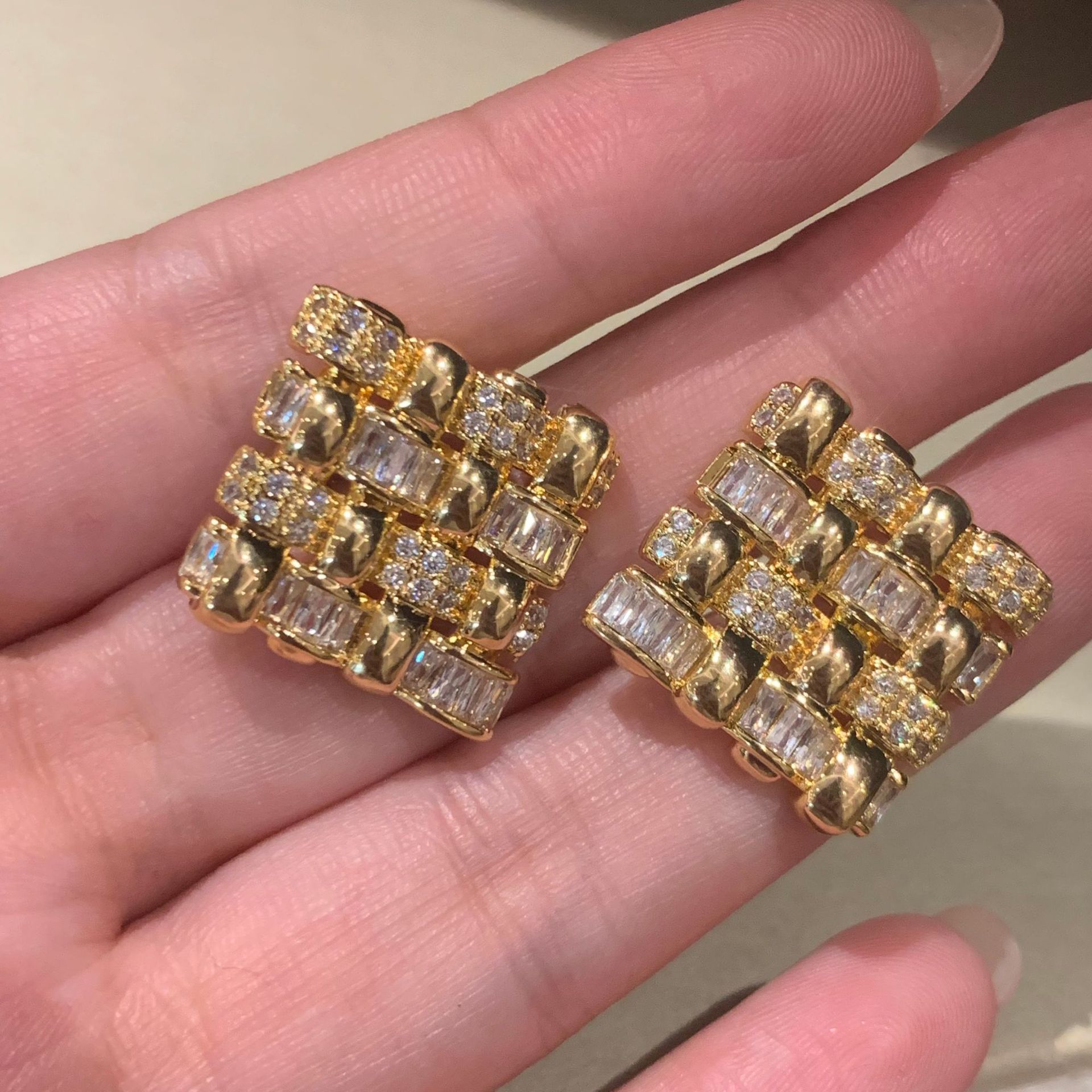 Gold earrings Luxury earrings S925 Silver Needle Pearl Hollow Square Earrings Light Luxury Retro High Grade Zircon Earrings Geometric Earrings Designe