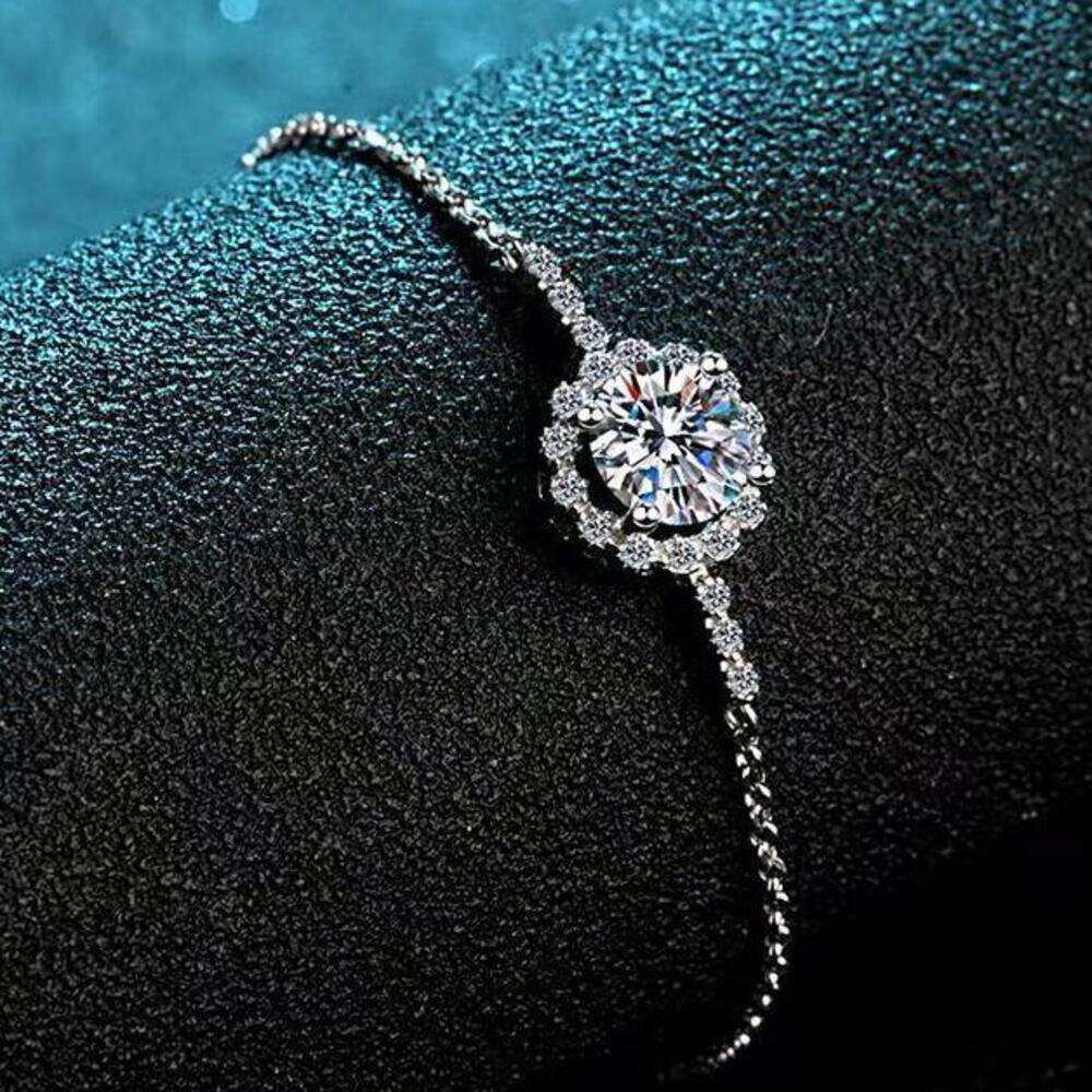 DHCollections-- S Pure Sier Women's 1 Round Star Moon Moissanite Bracelet