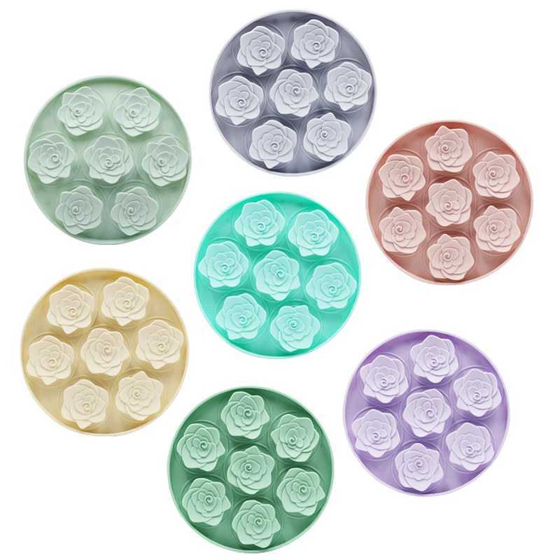 Pet supplies Dog Lick Mat with Suction Cups Slow Feeders Licking Pet Anxiety Pet Mat Rose Shape Slow Food Mat Y251023