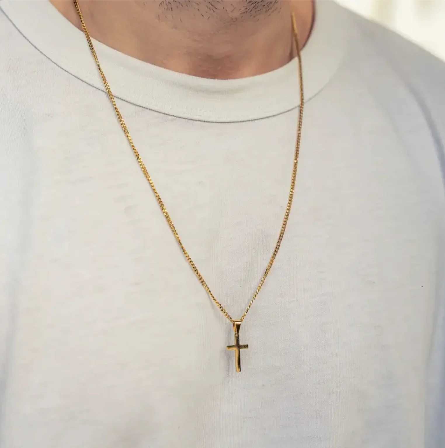 Tren Unisex Cross Pendant Necklace Gold Plated Cuban Chain Stainl Steel Niche Design Jewelry for Streetwear MemorableXJ251024