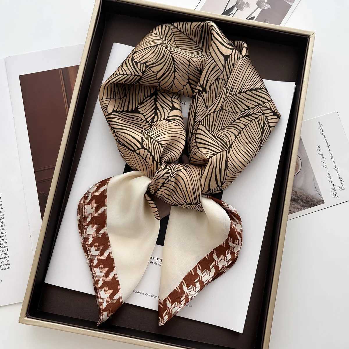 Luxury Geetric Print Spring Summer Soft Satin Scarf Fashionable Cmute Profional Neck Protection Square Scarves Y251024