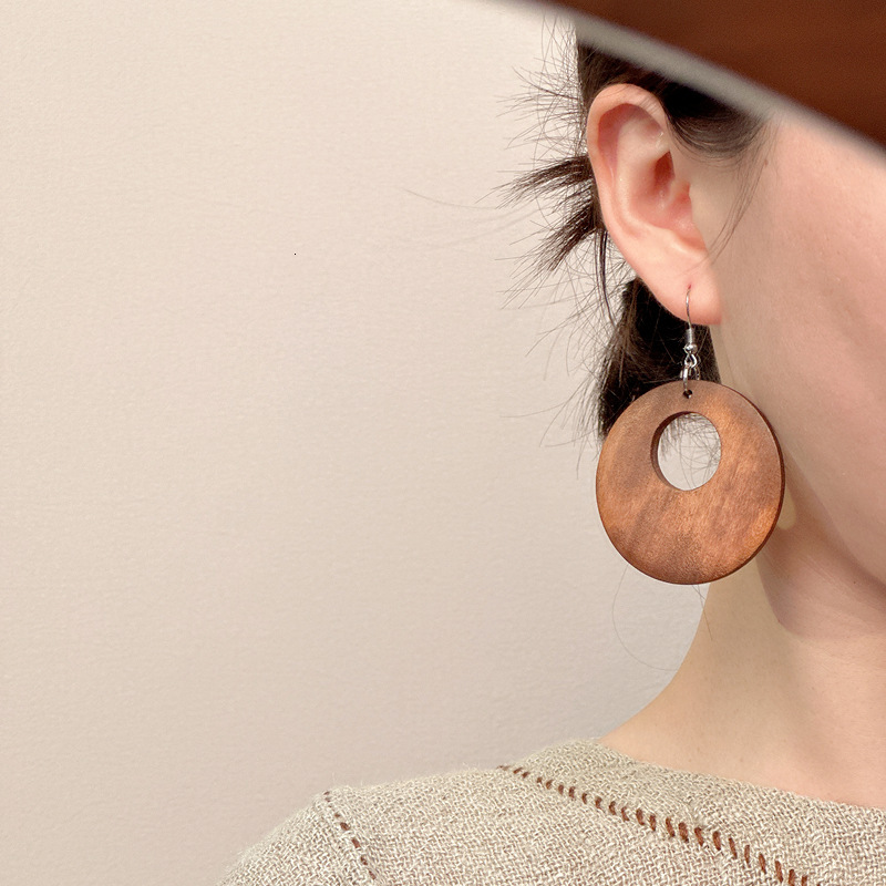 Designer earrings Autumn Winter Vintage Wooden Earrings Niche Design Exaggerated Vacation Drop Earrings for Women free shipping diamond earrings