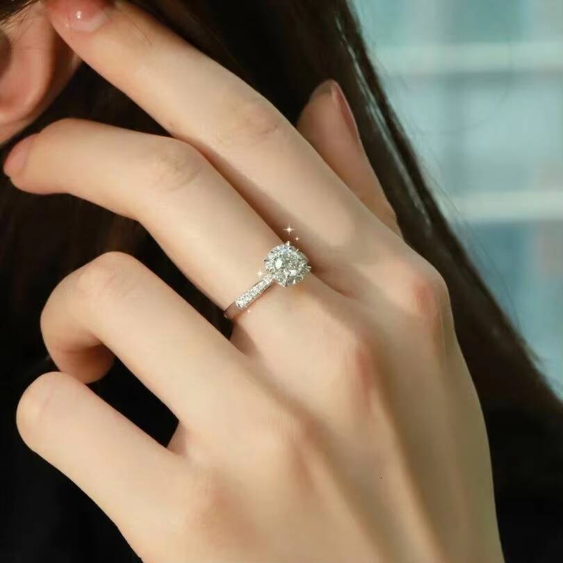 Fashion Ring 18k White Gold Plated 925 Silver Ring With Vvs1 Moissanite Diamond Custom Promise Rings for Women