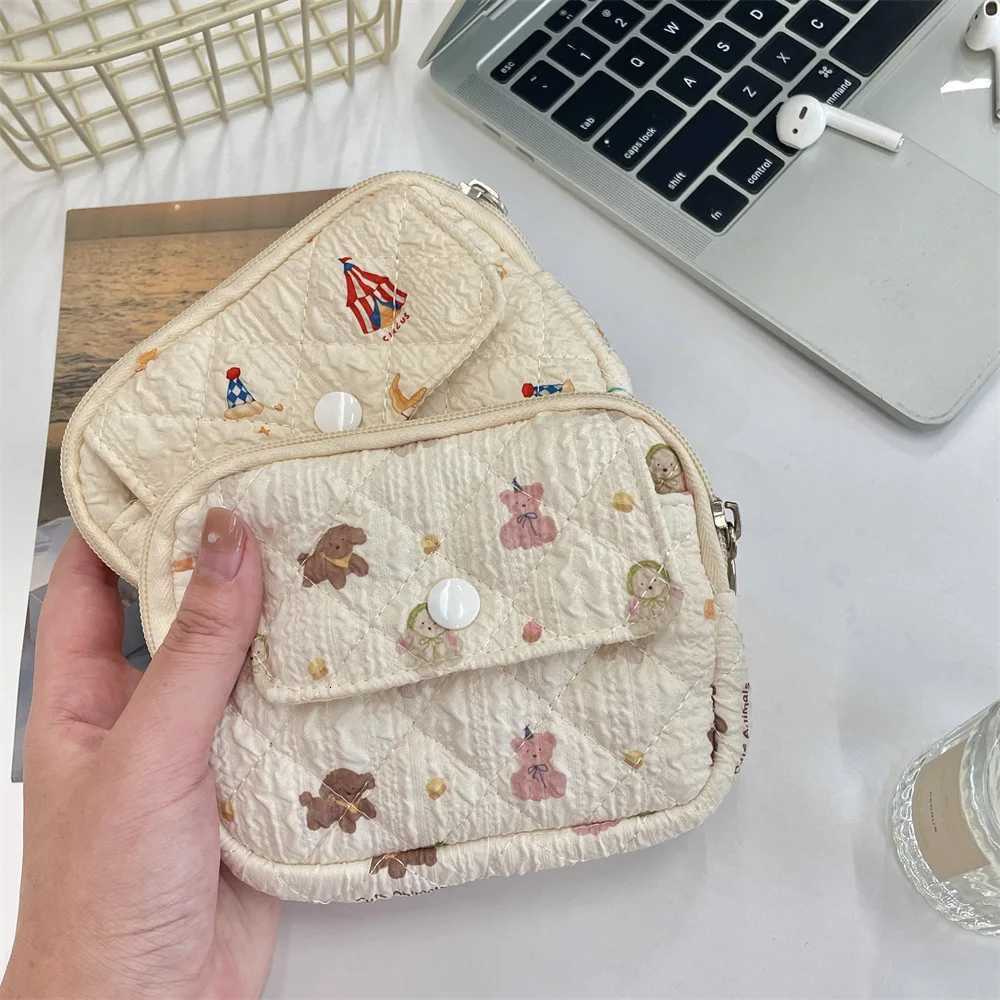 Cute Cartoon Small Travel Cosmetic Lipstick Earphone Card Portable Storage Bag Purse Women Gift Pouch In Make up Bags OrganizerT251024