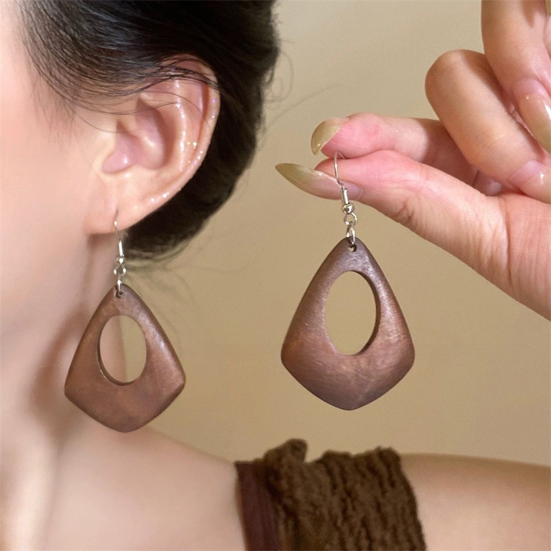 Luxury earrings Geometric creative retro red blue gentle temperament wine red contrasting asymmetrical earrings tassel earrings gold earrings