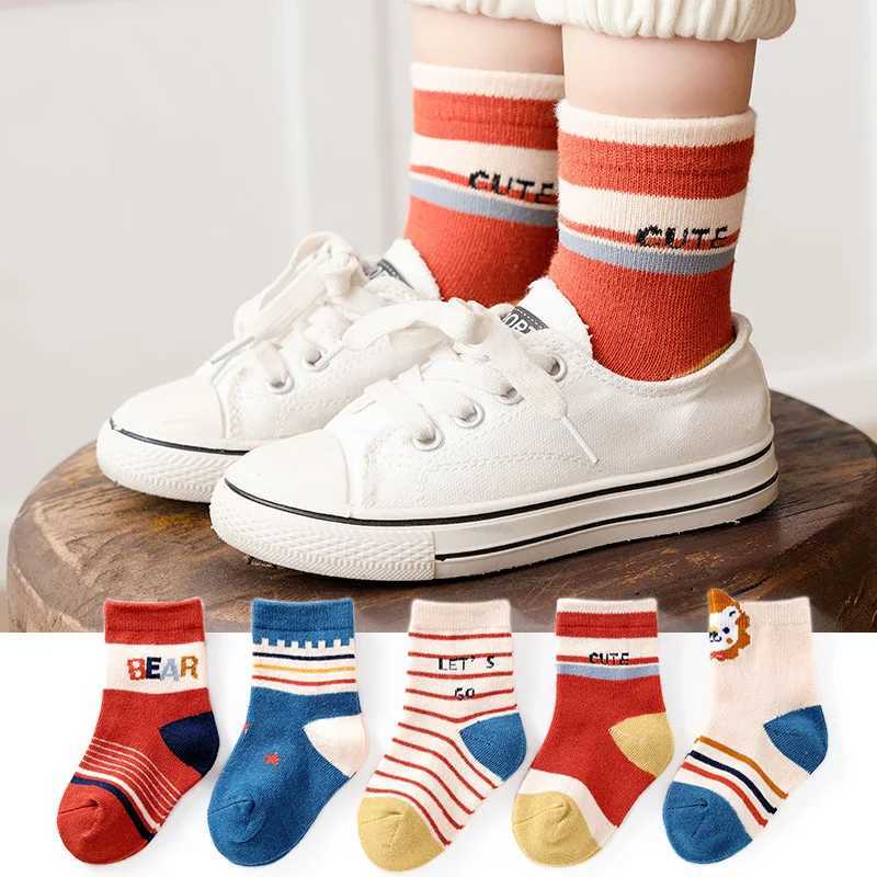 5 PairsLot Children Cotton Socks Boy Girl Baby Autumn Thick Kids KneeHigh Striated Socks Soft Cartoon Socks for Winter 112T J251024