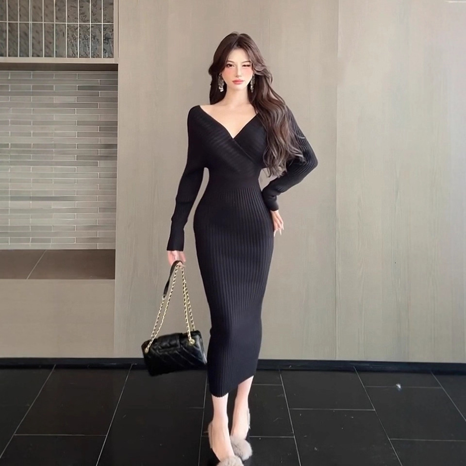 New women's designer V-neck knitted dress autumn and winter new slim fit dress long skirt waist elegant dress