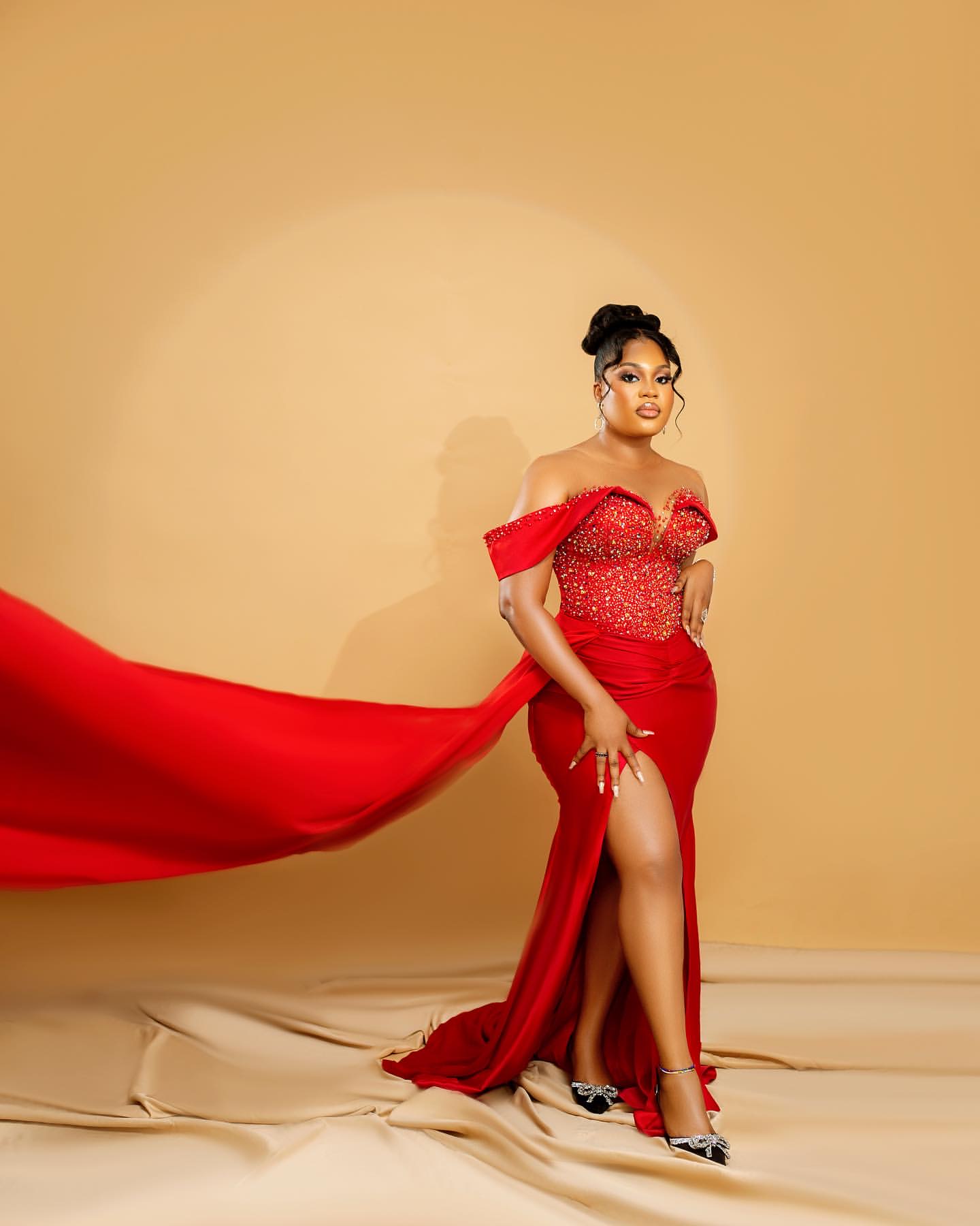 2025 Red Mermaid Prom Dresses Beaded High Split Satin Sheer Neck Evening Formal Party Second Birthday Engagement Gowns Plus Size Dress For Special Occ