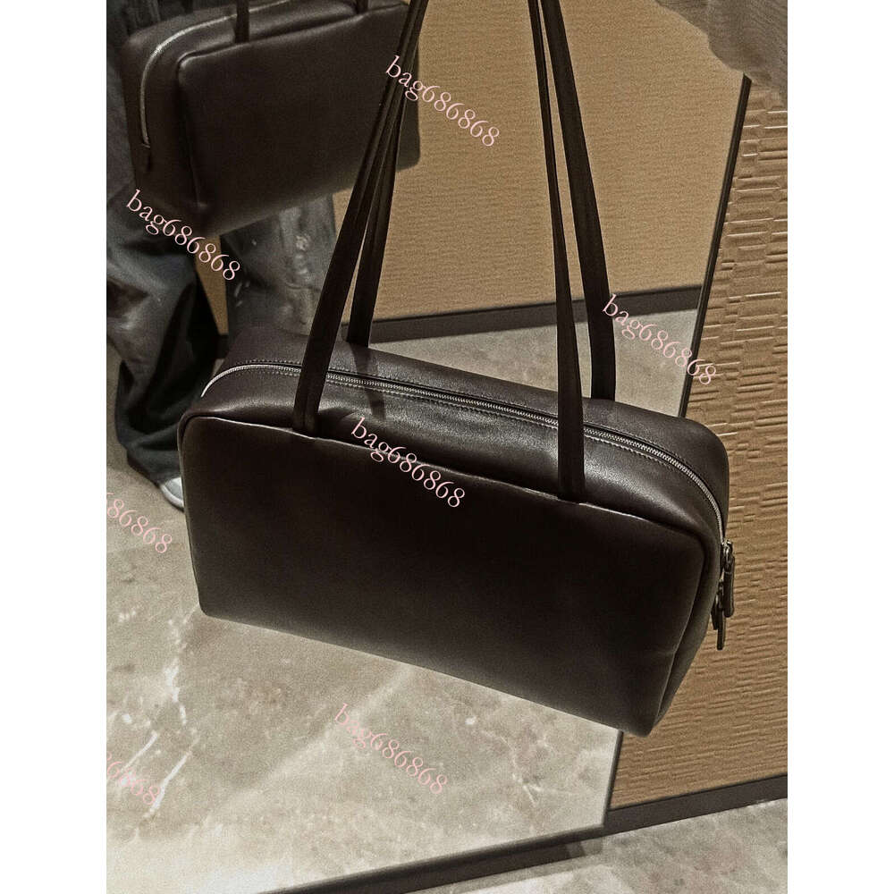 Designer Bag Tote Bag Shoulder Bag New Astra Bowling Sheepskin Shoulder Commuter Handbag Underarm Bag Boston