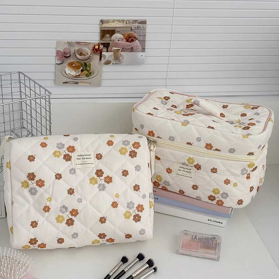 1pcs Cute Quilted Makeup Bag Women Zipper Cosmetic Organizer Cloth Handbag Box Shape Portable Toiletry Case for GirlsT251024