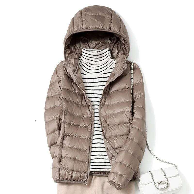 13 Color 2025 New Arrivals Women Fashion Short Ultralight Thin Packable Puffer Jackets Female Sweet Style Korean Down Coats