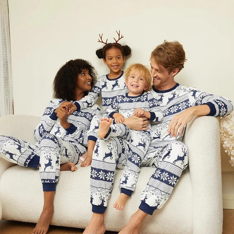 Christmas Theme Pajamas Deer Snowflake Wave Point Printed Family Matching Outfits Autumn Winter Parent Child Homewear Xmas Gifts
