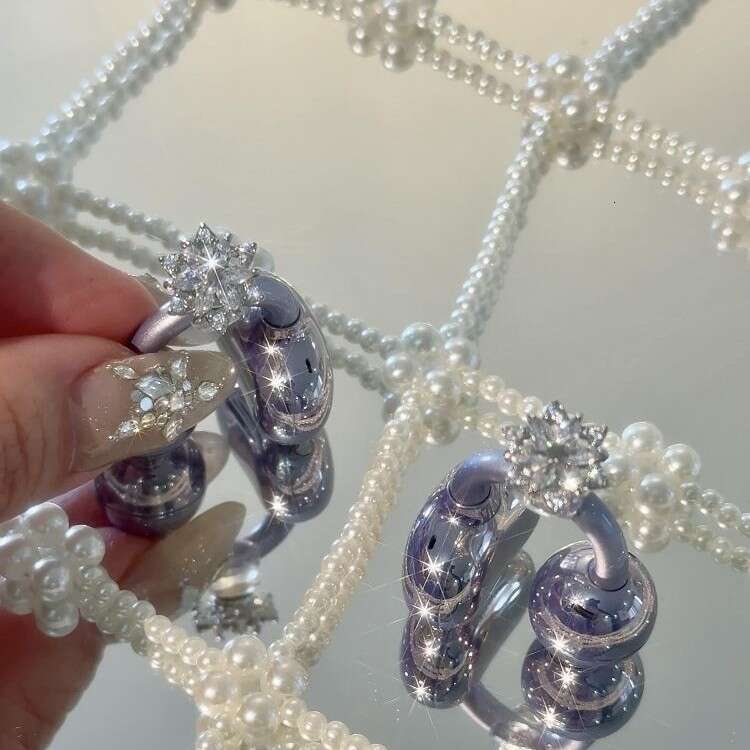 DHcollections Suitable for Freeclip Earphone Drill Rotatable Romantic Frost Flower Clip Buckle Niche Sweet Style Ear Accessories