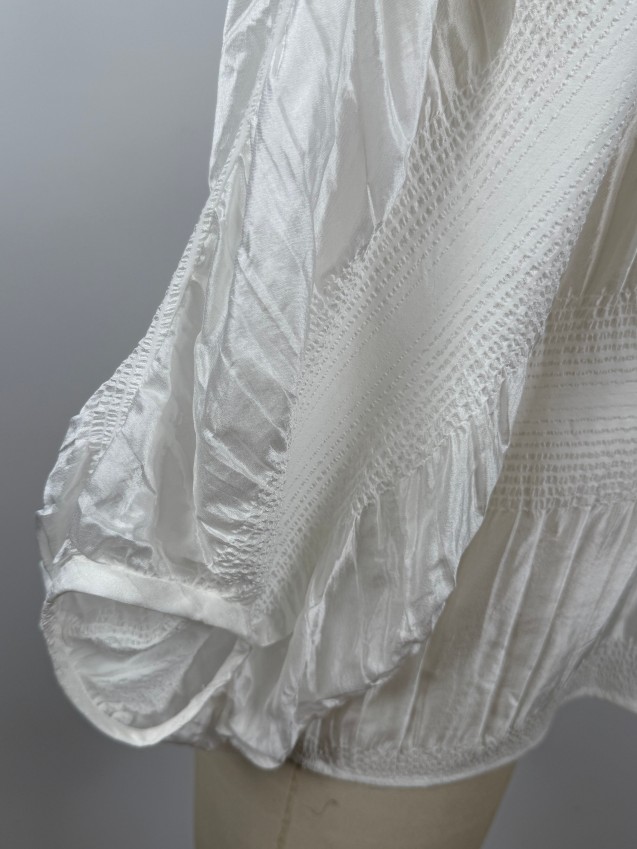 High-Quality Comfortable Premium Light Luxury Round-Neck Silk Blouse JYS1310