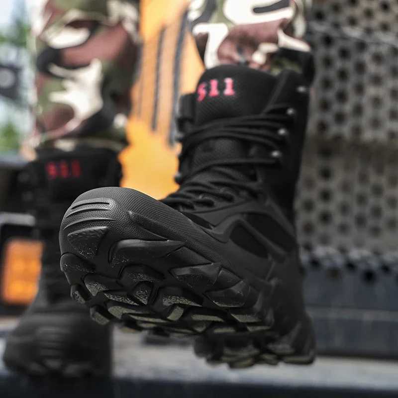 Men Tactical Boots Autumn Special Forces Field Man Boot Lightweight Outdoor NonSlip Men Shoes Zapatillas Hombre W251024