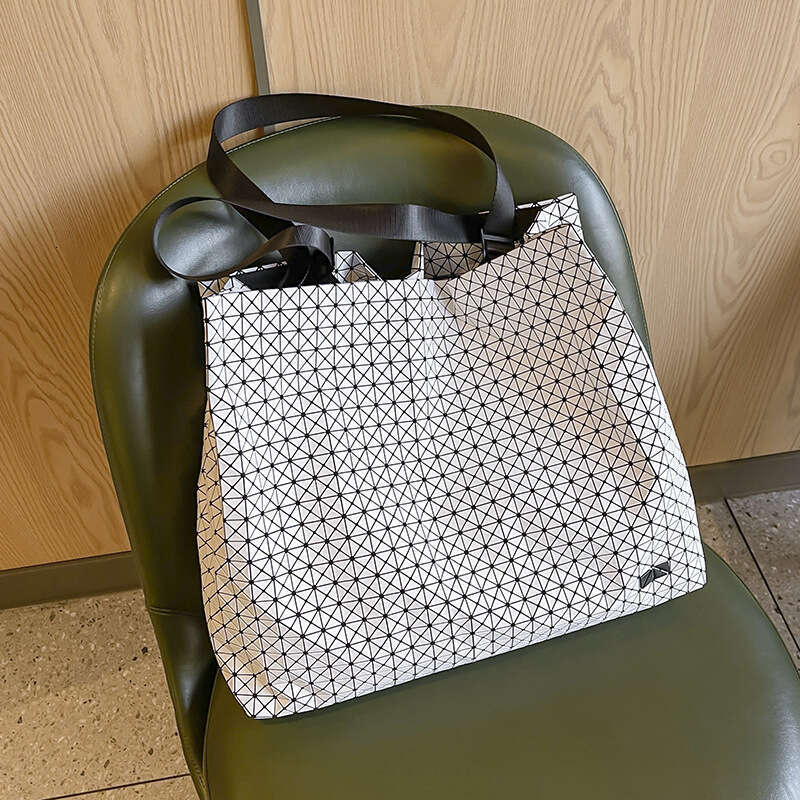 New Women S Tote Japanese Diamond Silicone Large Capacity Travel Niche Laptop Commuter Shoulder Bag High Quality High Quality