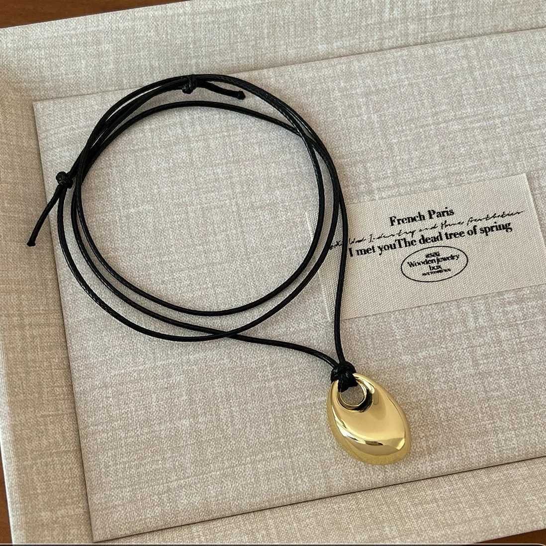 Pretty Cute Design Black Cord Irregular Metal Pendant Necklace for Women Long Style Adjustable Sweater Chain JewelryXJ251024