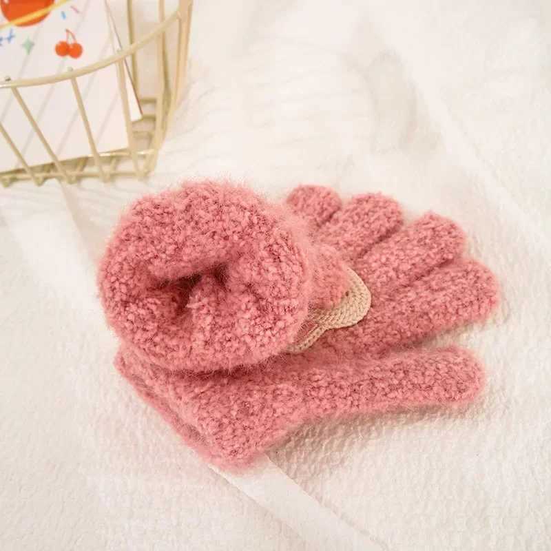 Winter Knitted Gloves Cartoon Warm Mittens Toddlers Outdoor Cartoon Pattern Cute Gloves for Child Kids Baby Girls Boys 13YO Y251024