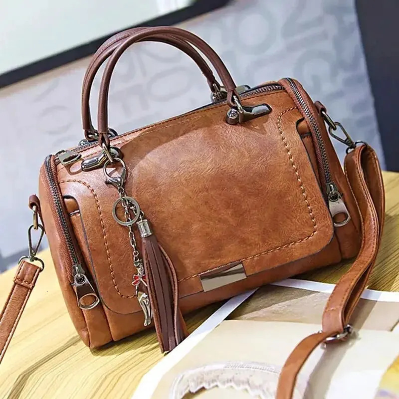Tassel Decor Womens Large Capacity Shoulder Bag Fashion Zipper Crossbody Bag With Removable Strap Boston Handbag 251023