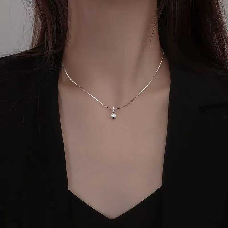 New 925 Sterling Silver Zircon Water Droplet Necklace With Shimmering Geometric Collaone Chain For Womens Minimalist JewelryXJ251024