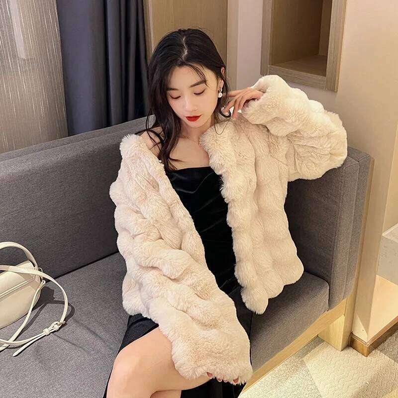 White Coat For Women Autumn Winter New Style Imitation Fur Plush Collarless Short Top Warm And Trend