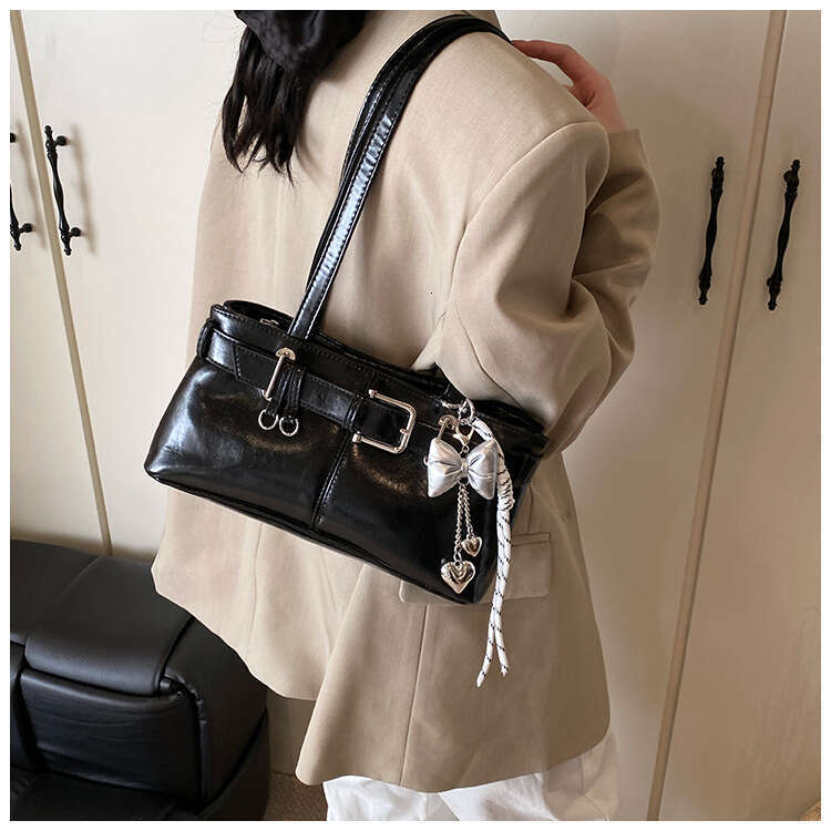 High-end Versatile Underarm for Women 2025 New Bowknot Handbag Fashionable Commuting Outing Shoulder Bag