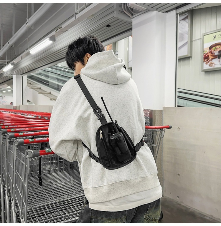 Tactical chest storage bag for men's autumn and winter new fashion European and American style vest, hip-hop outdoor walkie talkie bag, designer 