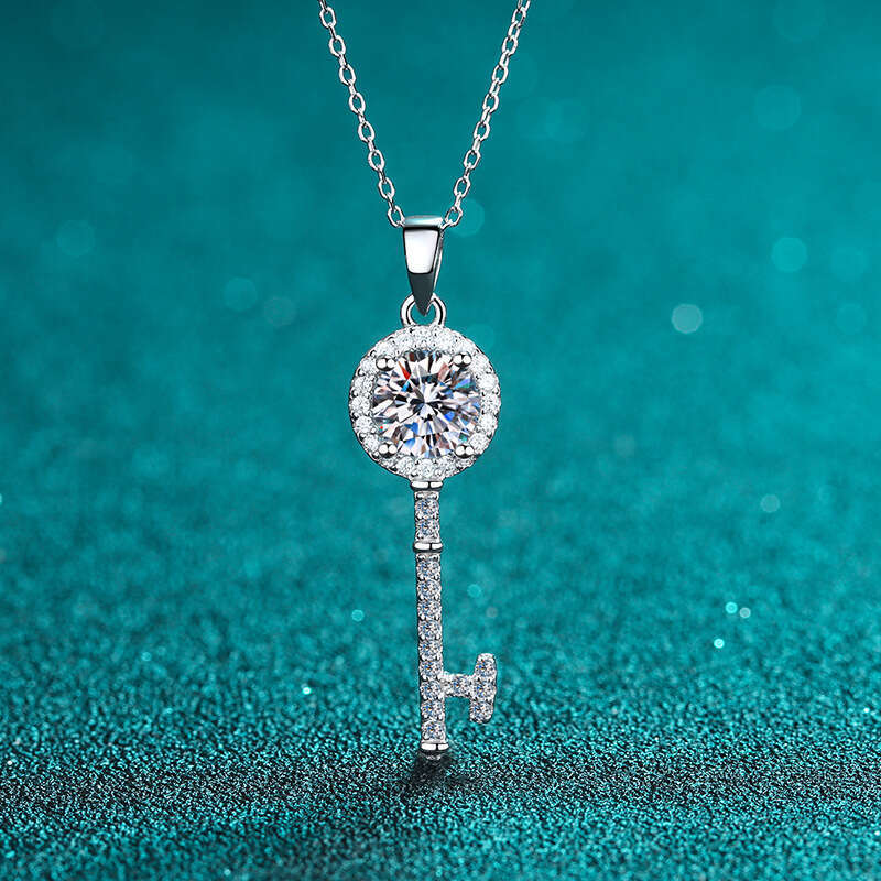 DHCollections-- Sterling Sier Necklace for Women Korean Style PT950 Gold Plated Moissanite Key Simple Clavicle Chain Pendant