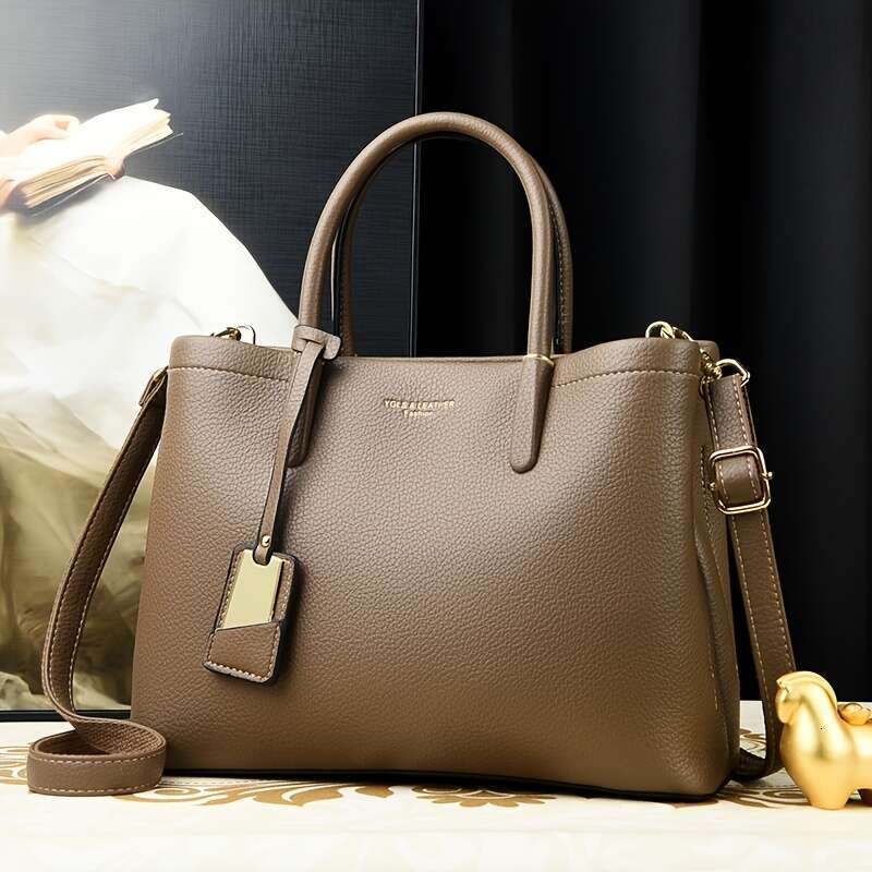 Elegant Black For Wo, Adjustable Strap, Zipper Closure, Polyester Lined, Solid Color, Edge Paint Detail, Versatile Shoulder Handbag