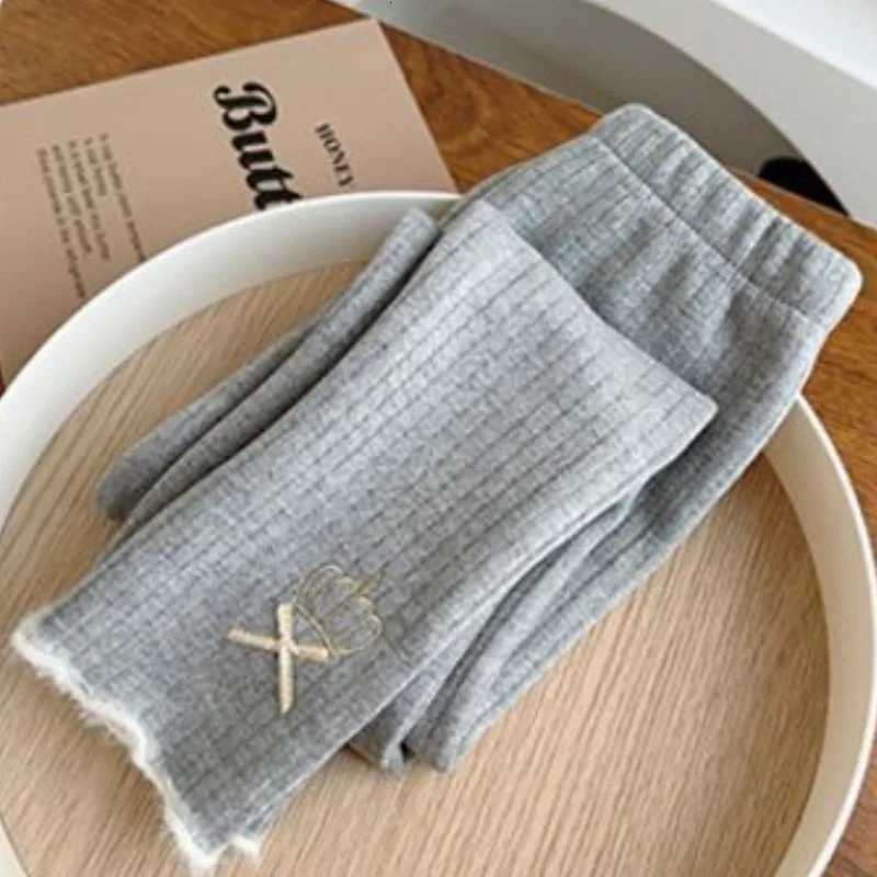 Baby Girl Princess Bow Thick Leggings Infant Toddle Child Crown Pattern Pant Fleece Inside Warm Autumn Winter Baby Clothes 110YT251024