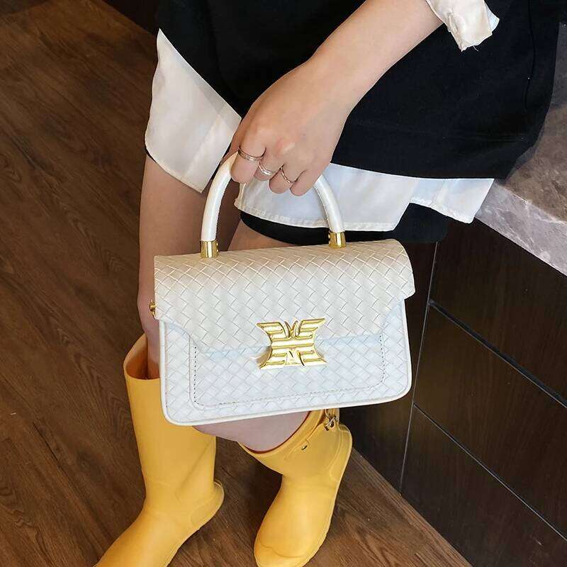 Designer bag Exclusive Vintage Messenger Bag For Women With Simple Style Large Capacity Casual Use And Designer Paris Touch