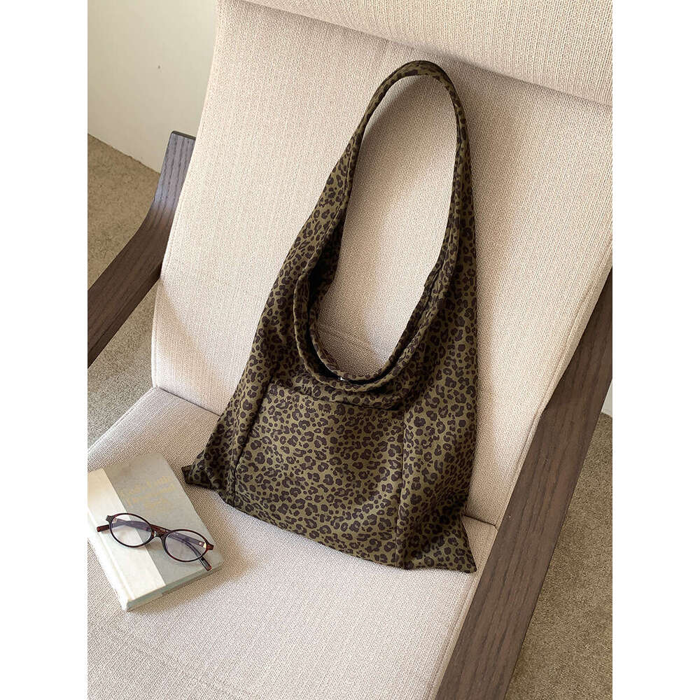 New Tote Bag For Women, High-End Feel, Trendy Personality, Large Capacity Commuter Casual Personality Leopard Print Shoulder Bag, Ins Style B5