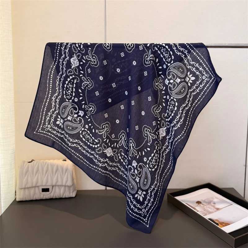 Luxury Cashew Square Scarf For Wen Soft 7070cm Neck Scarf Shl Warp Elegant Neckerchief Banda Paisley Print Hijab Y251024