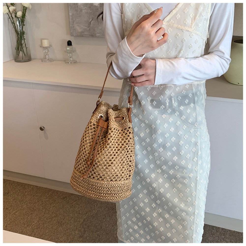 Woven Bag Women's New Fashion Bucket Bag Summer Niche Straw Bag Beach Shoulder Crossbody Bag
