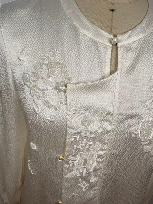 Simple, Sophisticated, Elegant, Light Luxury Pearl-Weave Silk Top JYS11182