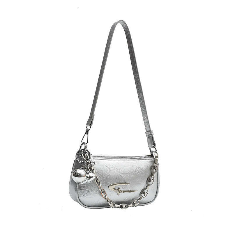 Exquisite Chain Decorated Crossbody Bag 2025 New High-Value Commuter Shoulder Strap 3D Handbag