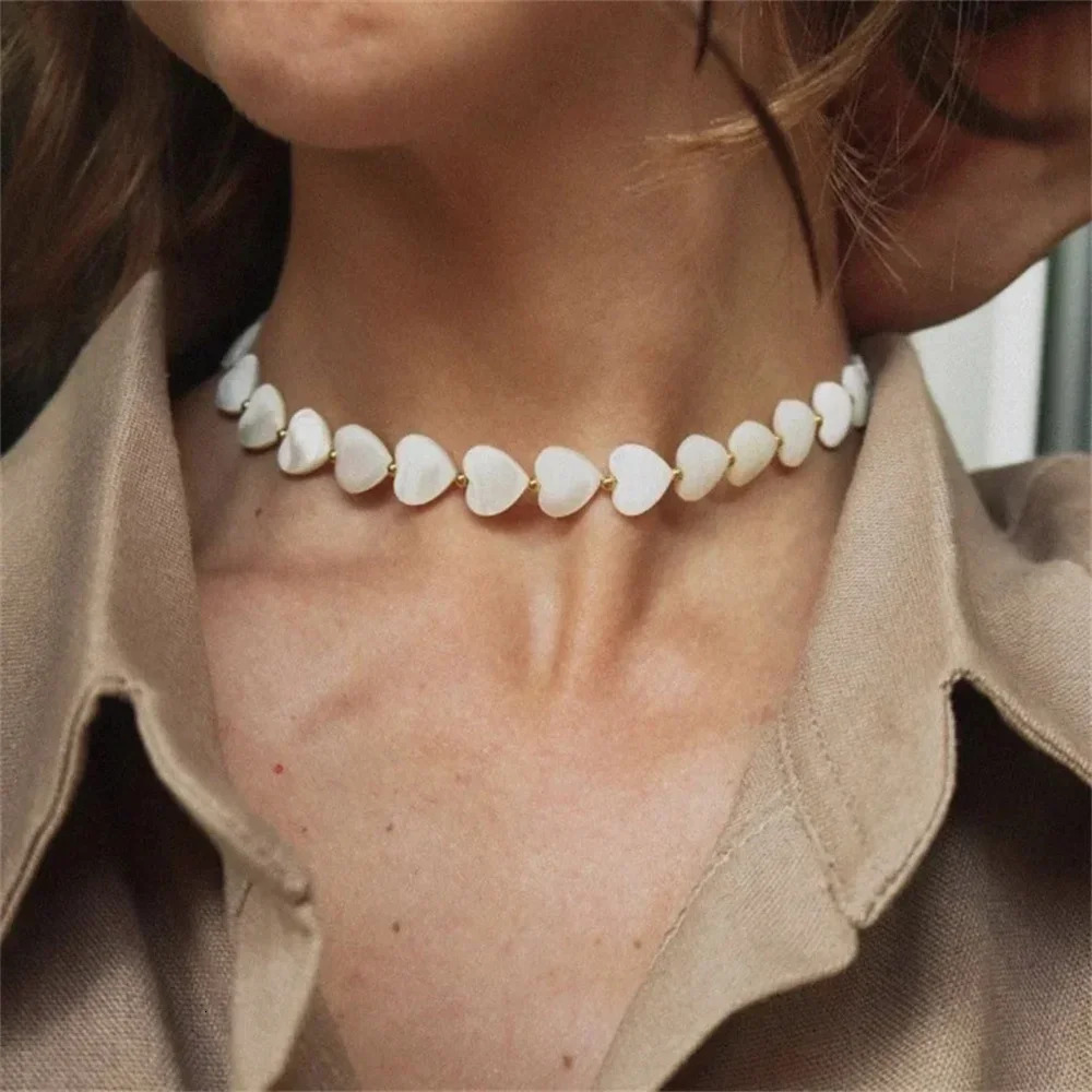 Vintage White Natural Heartshaped Shell Chain Necklace For Women Female Boho Fashion Simple Choker Sandy Beach Jewelry Gift 251016