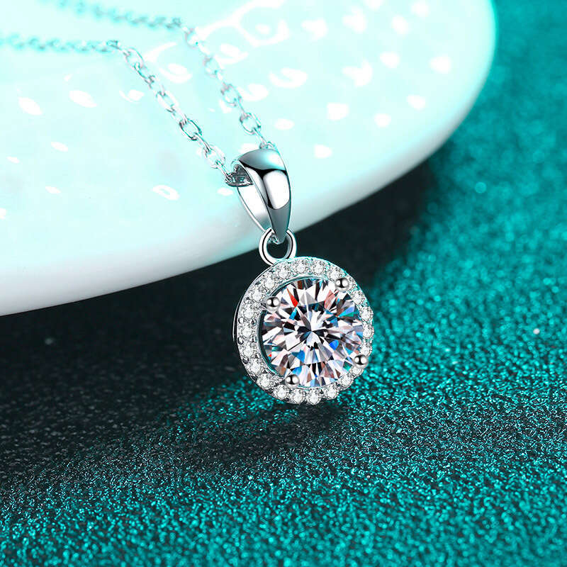 DHCollections-- Sterling Sier Necklace for Women Round 1 Moissanite Clavicle Chain Plated PT950 Gold Straight
