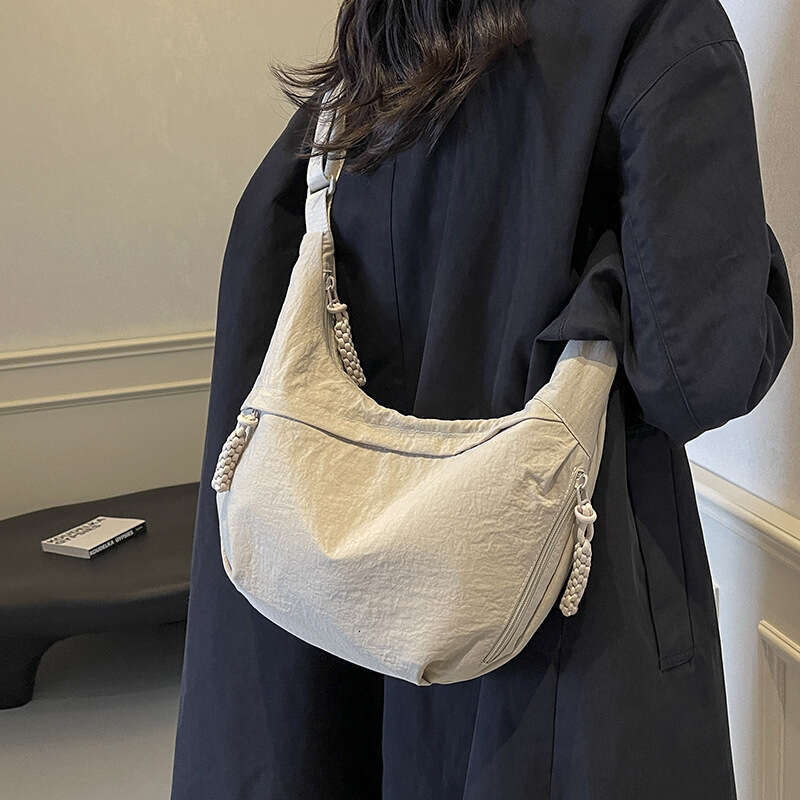 Dumpling Bag for Women, Crossbody Large Capacity, Korean and Japanese Style, Commuter 2024 New Model, Shoulder Bag, Casual Versatile Backpack