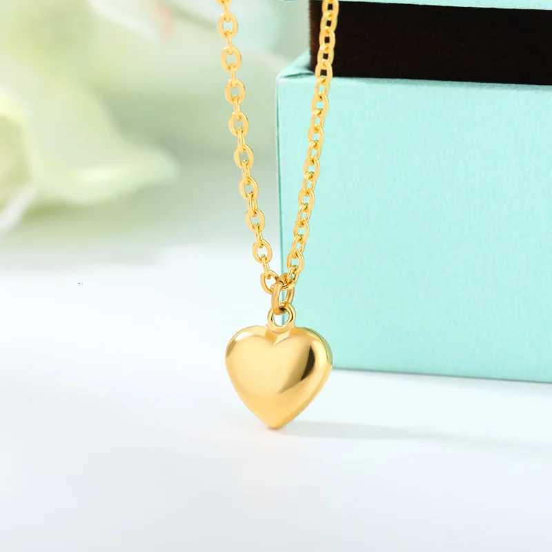 Fashion Necklaces 2022 Woman Stainl Steel Heart Pendant Necklaces Virgin Girls Jewelry Rose Gold Color Chain LinkXJ251024