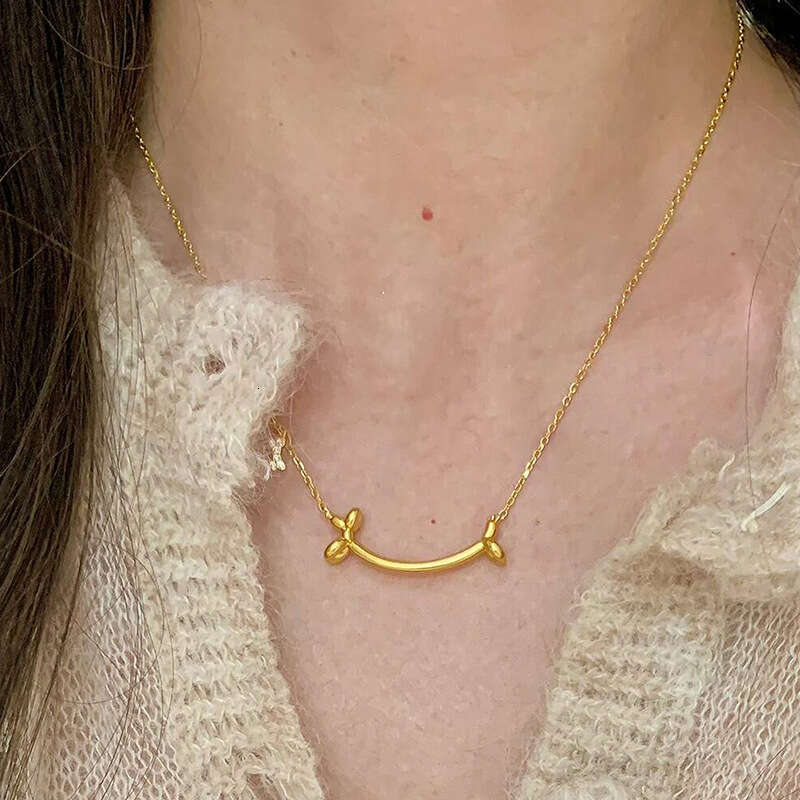 Smiling Face Balloon Puppy Necklace for Women Cute Exquisite Sweater Clavicle Chain Style