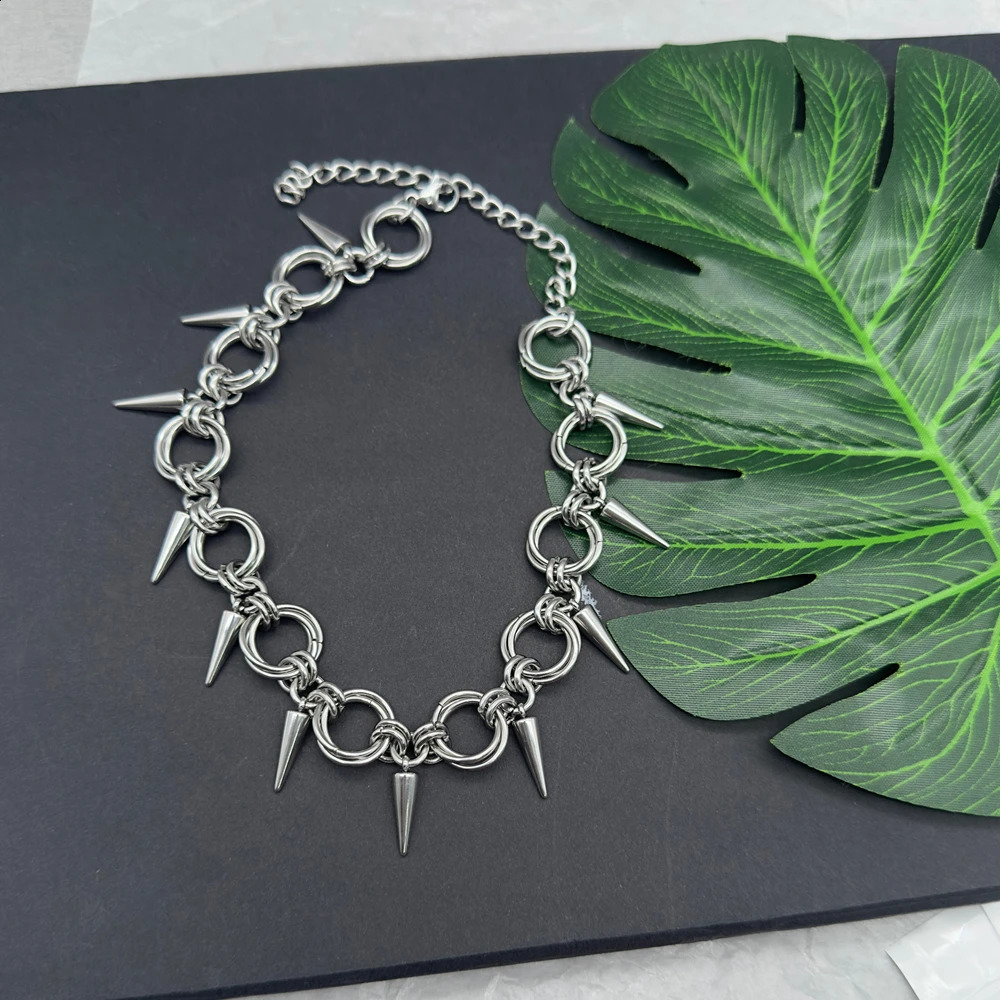 Goth Spiky Chainmail Choker Necklace for Women Men Punk Y2K Handmade Stainless Steel Rivet Spike Necklace Emo Grunge Aesthetic 251023