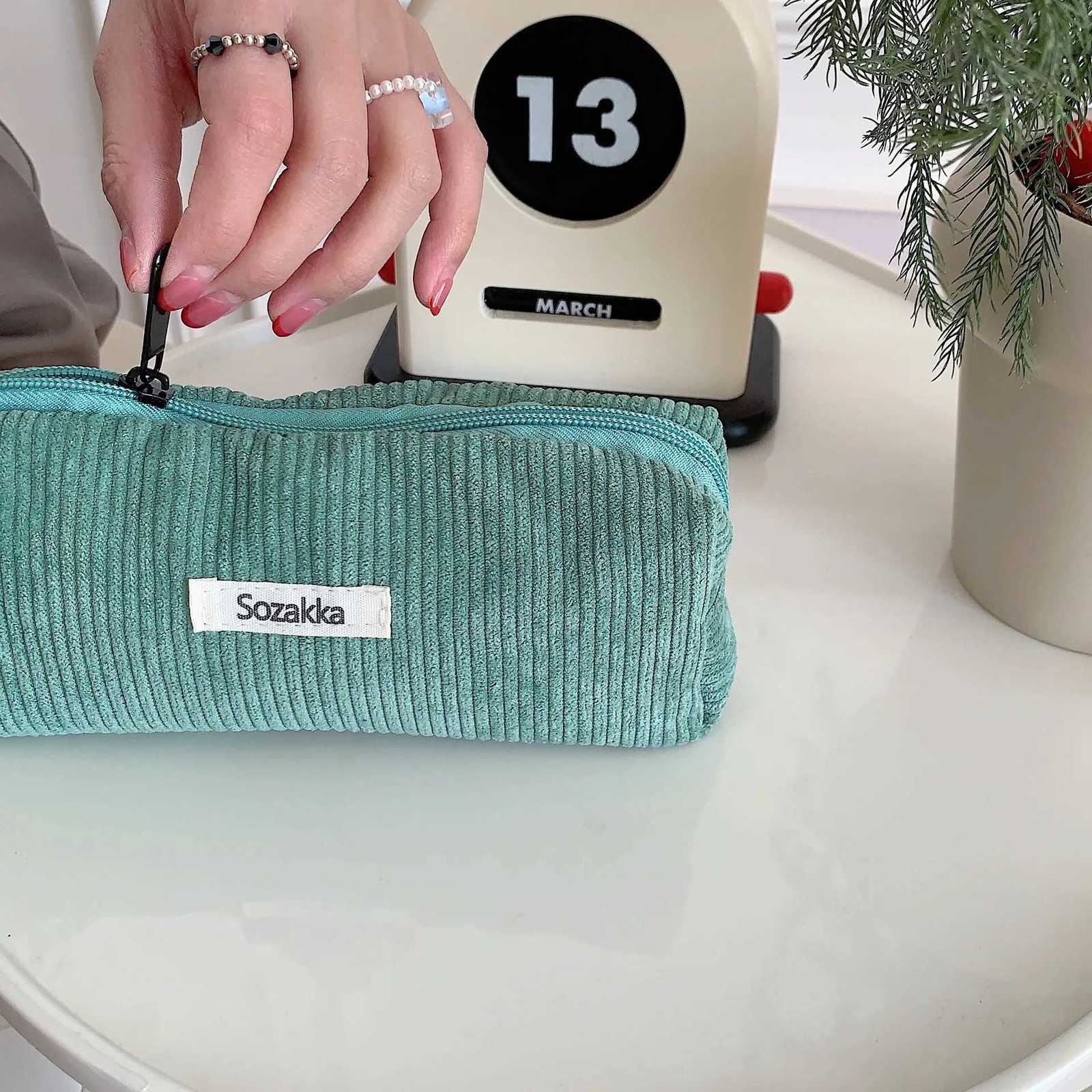 Retro Corduroy Pencil Case Travel Cosmetic Lipstick Stationery Storage Bag Women Makeup Handbags Organizer Pouch Pencilcase BagsT251024