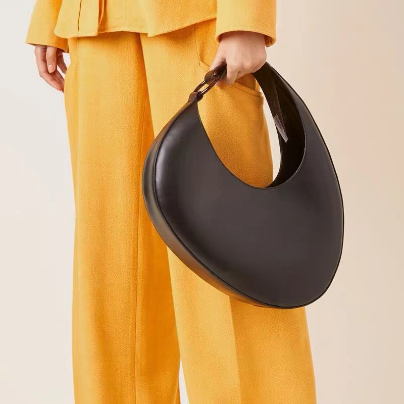 Niche design Italian women's bag 2025 trendy personalized versatile oval large-capacity single-shoulder armpit bag